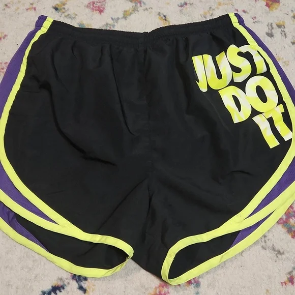 💘 Nike Black Just Do It Running Shorts - Picture 1 of 3